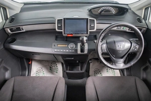 Минивэн Honda Freed 2012 года, 1099000 рублей, Томск