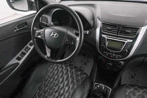Седан Hyundai Solaris 2011 года, 759000 рублей, Красноярск