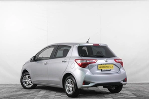 Хетчбэк Toyota Vitz 2018 года, 999000 рублей, Кемерово