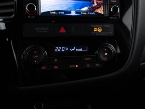 Внедорожник Mitsubishi Outlander 2016 года, 1599046 рублей, Москва