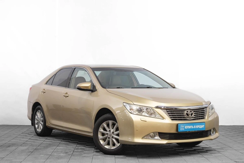 Седан Toyota Camry 2012 года, 1499000 рублей, Барнаул