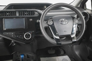 Хетчбэк Toyota Aqua 2018 года, 1299000 рублей, Кемерово