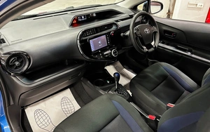 Хетчбэк Toyota Aqua 2018 года, 1250000 рублей, Красноярск