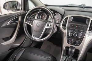 Хетчбэк Opel Astra 2011 года, 709000 рублей, Томск
