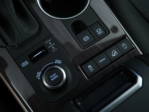 Внедорожник Toyota Highlander 2026 года, 5427077 рублей, Москва