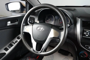 Седан Hyundai Solaris 2012 года, 869000 рублей, Тюмень