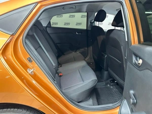 Седан Hyundai Solaris 2017 года, 1139000 рублей, Красноярск