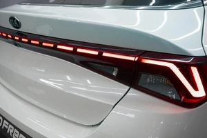 Седан Kia K5 2021 года, 2950000 рублей, Омск