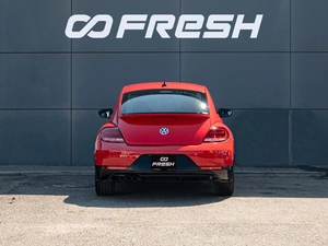 Хетчбэк Volkswagen Beetle 2018 года, 1895000 рублей, Краснодар