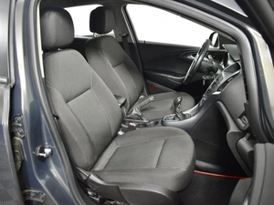 Седан Opel Astra 2013 года, 676200 рублей, Казань