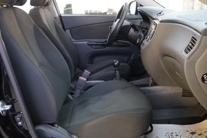 Седан Kia Rio 2011 года, 829000 рублей, Омск