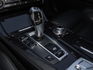 Седан BMW 5 серия 2015 года, 1799000 рублей, Санкт-Петербург