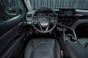 Седан Toyota Camry 2021 года, 2999000 рублей, Красноярск
