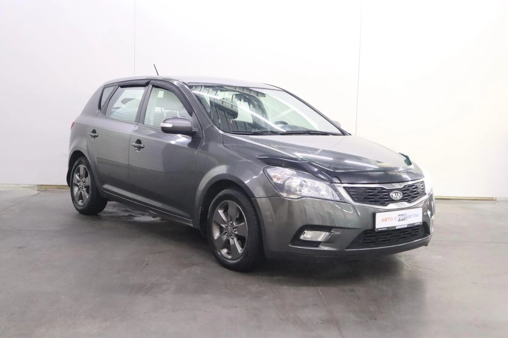 Хэтчбек Kia Ceed 2010 года, 770000 рублей, Брянск