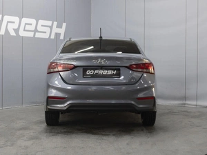 Седан Hyundai Solaris 2017 года, 1220000 рублей, Омск