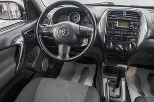 Внедорожник Toyota RAV4 2004 года, 899000 рублей, Барнаул