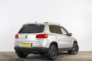 Внедорожник Volkswagen Tiguan 2012 года, 1529000 рублей, Тюмень