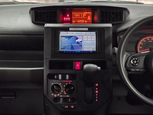 Минивэн Toyota Roomy 2021 года, 1040000 рублей, Красноярск