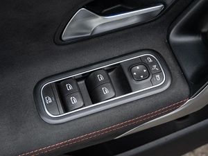 Седан Mercedes-benz CLA-класс 2019 года, 3250000 рублей, Краснодар