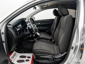Седан Kia Rio 2019 года, 875000 рублей, Красноярск