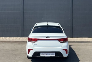 Седан Kia Rio 2017 года, 1300000 рублей, Солонцы