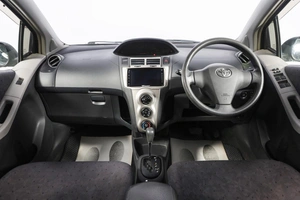 Хетчбэк Toyota Vitz 2008 года, 699000 рублей, Новосибирск