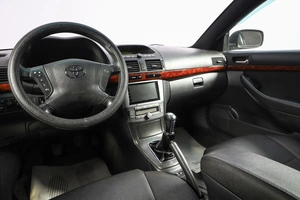 Седан Toyota Avensis 2004 года, 699000 рублей, Новосибирск