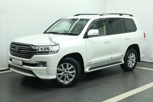 Внедорожник Toyota Land Cruiser 2017 года, 6640000 рублей, Красноярск