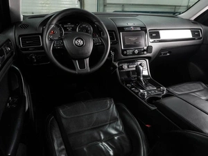 Внедорожник Volkswagen Touareg 2011 года, 1584000 рублей, Воронеж