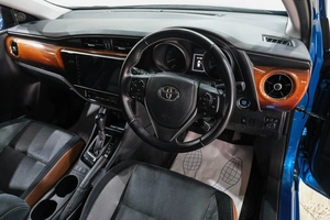 Хетчбэк Toyota Auris 2015 года, 1599000 рублей, Новокузнецк