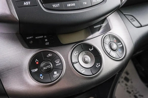 Внедорожник Toyota RAV4 2012 года, 1789000 рублей, Красноярск