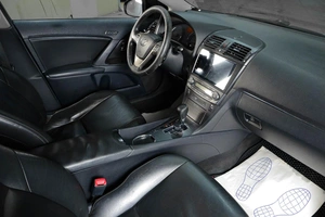 Седан Toyota Avensis 2009 года, 1199000 рублей, Тюмень