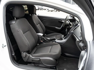 Хетчбэк Opel Astra GTC 2014 года, 1130000 рублей, Краснодар