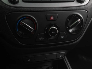 Седан Hyundai Solaris 2017 года, 1128000 рублей, Тюмень