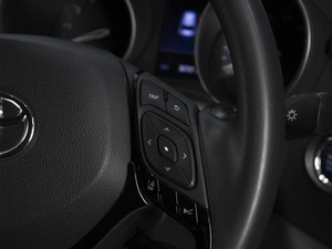 Внедорожник Toyota C-HR 2020 года, 1970000 рублей, Омск