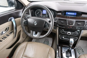 Седан Renault Latitude 2011 года, 819000 рублей, Красноярск