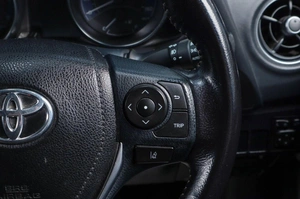 Хетчбэк Toyota Auris 2015 года, 1319000 рублей, Челябинск