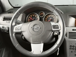 Универсал Opel Astra 2011 года, 649000 рублей, Нижневартовск