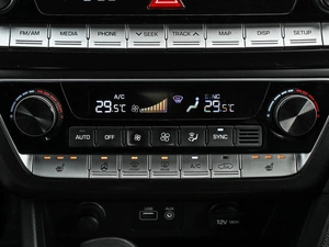 Седан Hyundai Sonata 2018 года, 1999000 рублей, Кирилловка