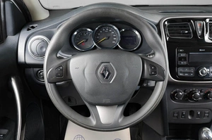Седан Renault Logan 2017 года, 679000 рублей, Тюмень