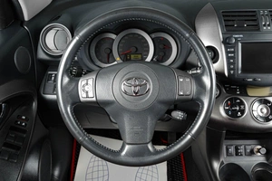Внедорожник Toyota RAV4 2012 года, 1899000 рублей, Тюмень
