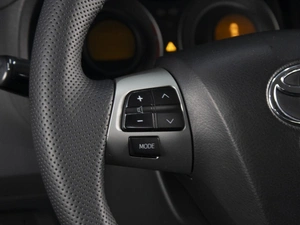 Хетчбэк Toyota Auris 2012 года, 1099000 рублей, Омск