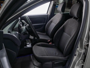 Седан Renault Logan 2018 года, 809000 рублей, Тюмень