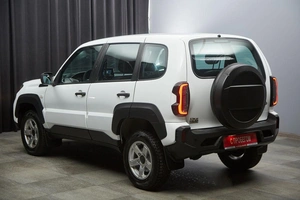 Внедорожник ВАЗ (LADA) Niva Travel 2021 года, 900000 рублей, Красноярск