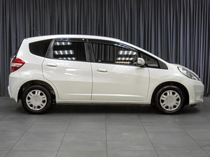 Хетчбэк Honda Fit 2012 года, 829000 рублей, Тюмень