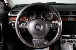 Седан Volkswagen Passat 2012 года, 1189000 рублей, Сургут