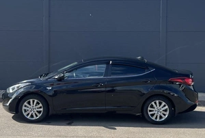 Седан Hyundai Elantra 2015 года, 1360000 рублей, Солонцы
