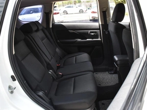 Внедорожник Mitsubishi Outlander 2012 года, 1250000 рублей, Краснодар