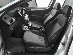 Седан Opel Astra 2010 года, 574000 рублей, Воронеж