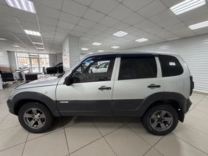 Внедорожник Chevrolet Niva 2011 года, 350000 рублей, Ачинск